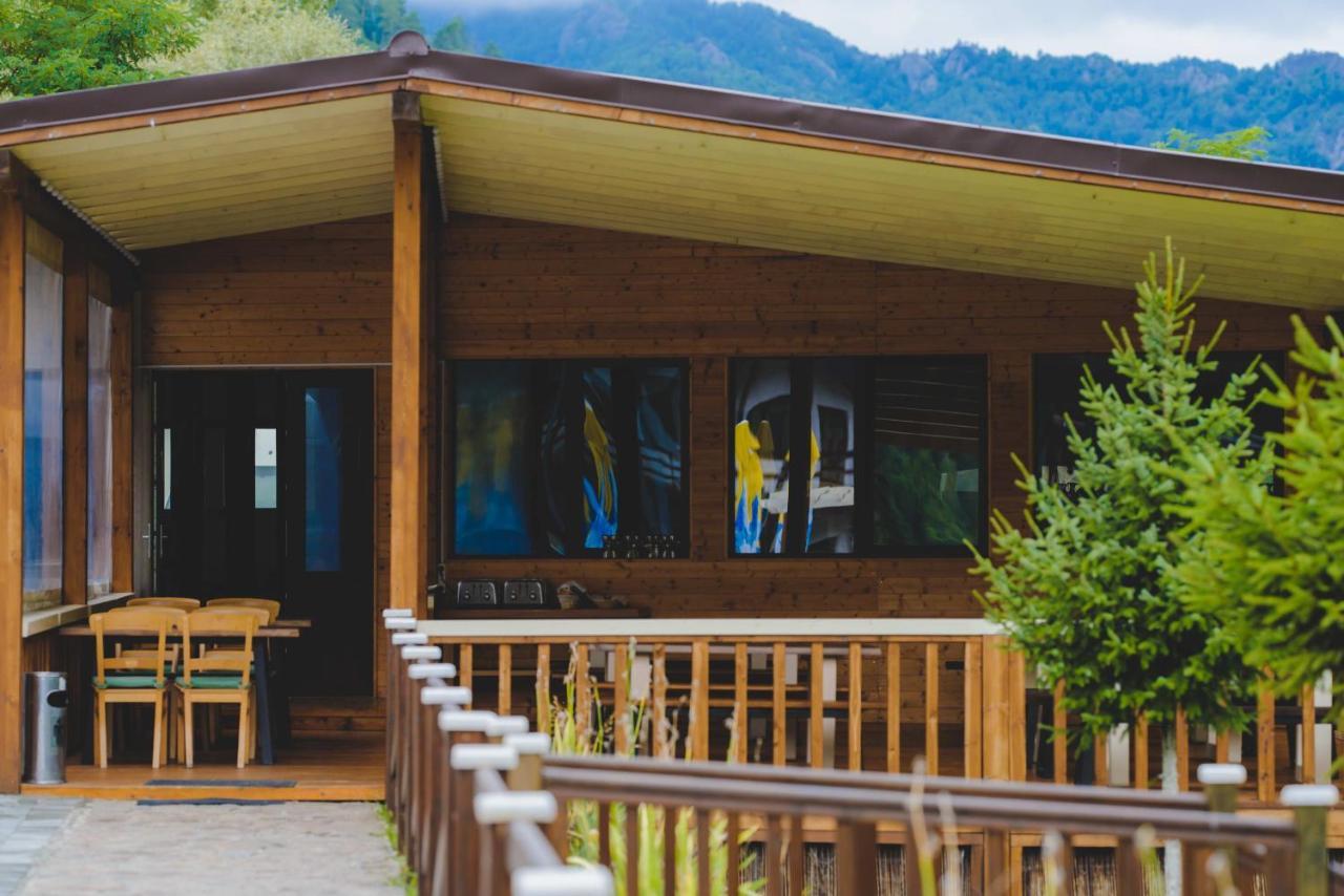Hotel Class Brezoi Exterior photo